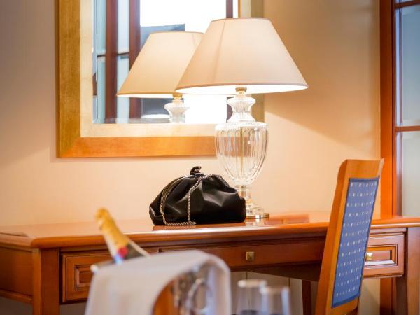 Best Western Premier Hotel Astoria : photo 2 de la chambre suite