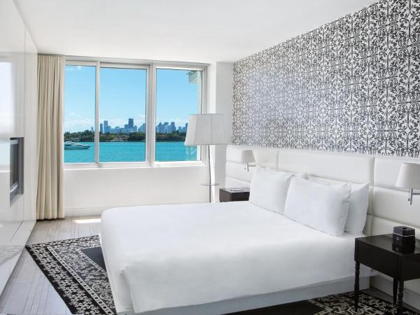 Mondrian South Beach : photo 6 de la chambre suite une chambre avec balcon vue sur la baie