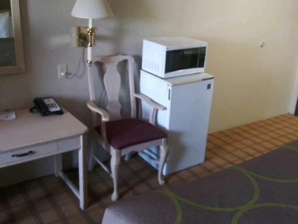 Super 8 by Wyndham Albuquerque West/Coors Blvd : photo 4 de la chambre chambre deluxe avec 2 lits queen-size - non-fumeurs