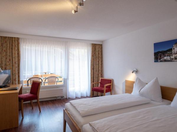 Hotel Chalet Swiss : photo 1 de la chambre chambre double supérieure avec balcon