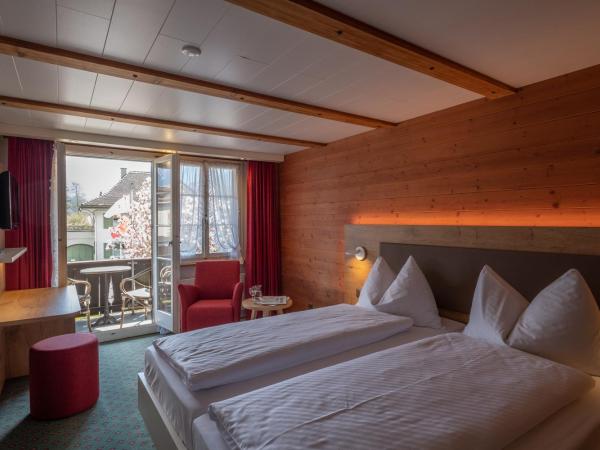 Hotel Chalet Swiss : photo 3 de la chambre chambre double supérieure avec balcon