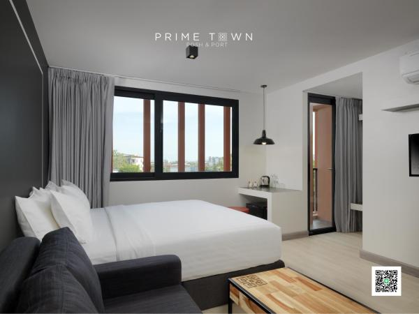 PRIME TOWN - Posh & Port Hotel PHUKET : photo 7 de la chambre chambre supérieure avec vue sur la piscine
