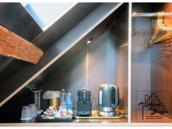 at Home in Bruges : photo 5 de la chambre studio lit queen-size de luxe