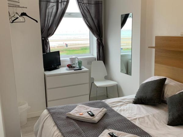 Sandford Promenade : photo 1 de la chambre chambre double - vue sur mer