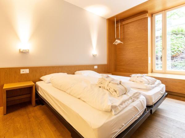 Hotel by Hyve Basel : photo 1 de la chambre double room with shared bathroom