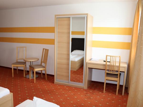 Lenas Donau Hotel : photo 4 de la chambre chambre triple