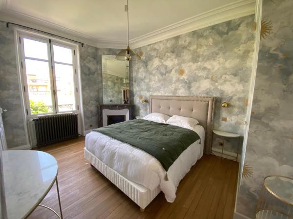 Maison Blanche Chartres - Maison d'hôtes 5 étoiles : photo 5 de la chambre chambre lit king-size deluxe