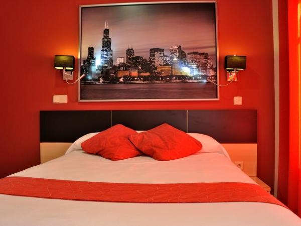 Hostal Falfes : photo 7 de la chambre chambre double ou lits jumeaux avec salle de bains privative