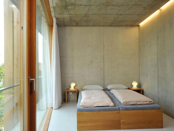 Basel Youth Hostel : photo 1 de la chambre chambre double avec douche