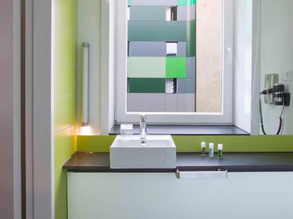 Hotel Gat Point Charlie : photo 8 de la chambre grande chambre double