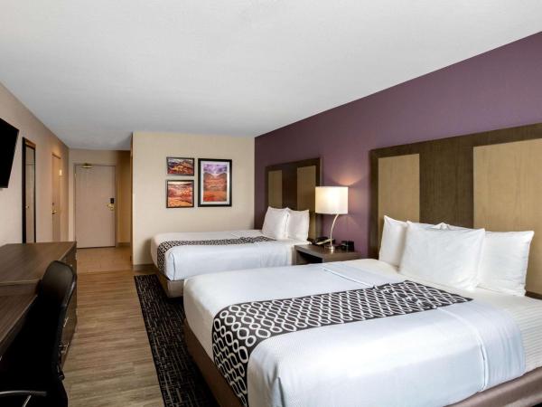 La Quinta Inn & Suites by Wyndham Las Vegas Nellis : photo 2 de la chambre chambre deluxe avec 2 lits queen-size