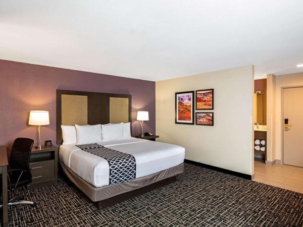 La Quinta Inn & Suites by Wyndham Las Vegas Nellis : photo 3 de la chambre chambre lit king-size - accessible aux personnes à mobilité réduite