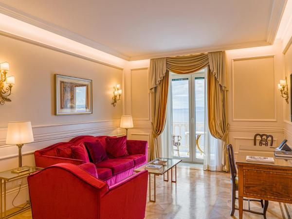 Grand Hotel Excelsior Vittoria : photo 2 de la chambre suite avec terrasse 