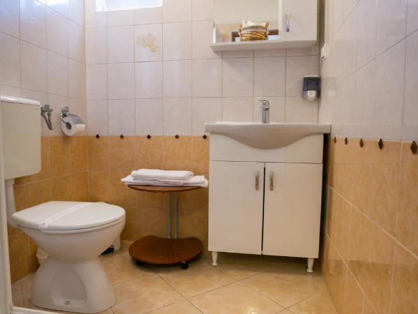 Villa Confort Exclusive : photo 4 de la chambre chambre double Économique (mansardée)