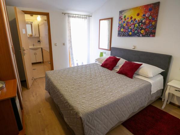 Villa Confort Exclusive : photo 2 de la chambre chambre double Économique (mansardée)