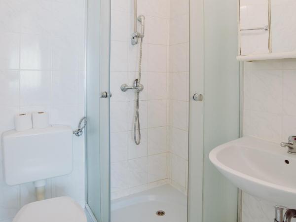 Alper Hotel am Potsdamer Platz : photo 4 de la chambre chambre lits jumeaux