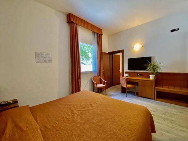 Hotel Garibaldi : photo 1 de la chambre chambre double ou lits jumeaux
