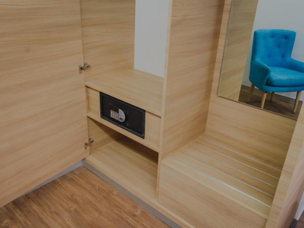 Hotel Kavia Monterrey : photo 4 de la chambre chambre lit king-size