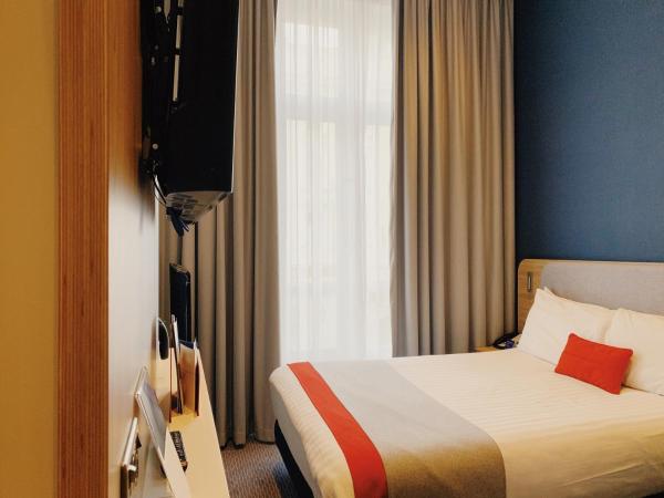 Holiday Inn Express London Victoria, an IHG Hotel : photo 4 de la chambre chambre double avec canapé-lit