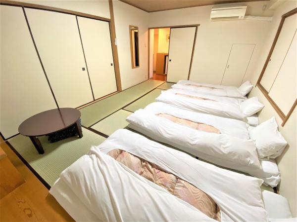 Sakura Hotel Ikebukuro : photo 2 de la chambre chambre de style japonais avec salle de bains privative