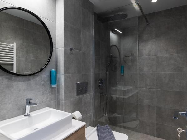 White 9 : photo 4 de la chambre chambre double avec balcon