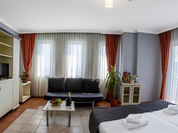 Royalisa Hotel : photo 4 de la chambre suite familiale avec balcon