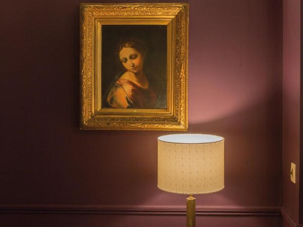 Louise sur Cour : photo 2 de la chambre chambre double avec salle de bains privative