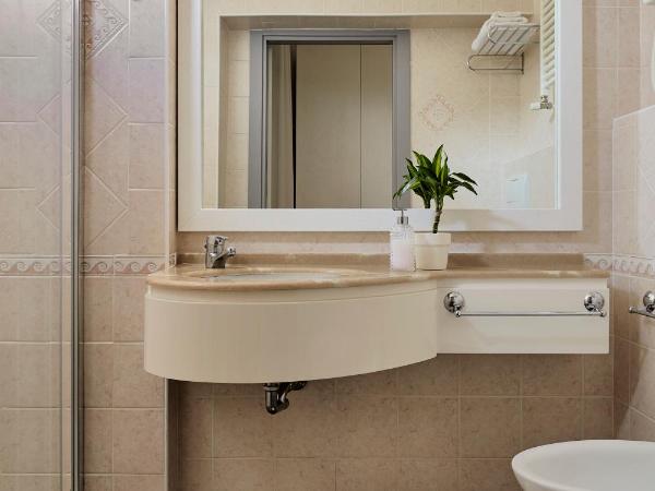 Hotel Madison : photo 8 de la chambre chambre familiale standard avec balcon