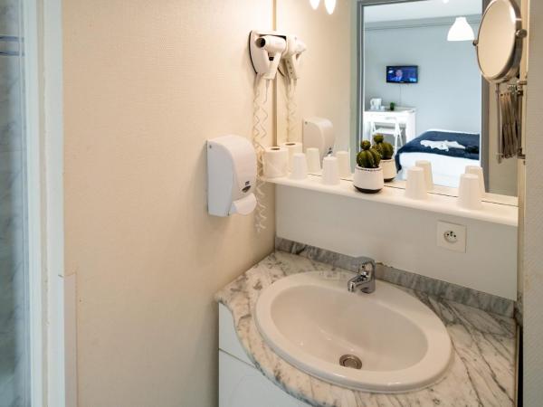 The Originals Boutique, Hôtel Neptune, Berck-sur-Mer : photo 8 de la chambre studio (4 adultes)