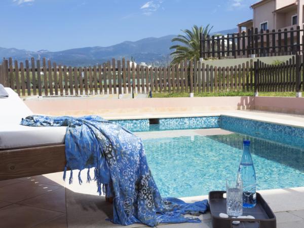 Elite City Resort : photo 2 de la chambre chambre double supérieure avec piscine privée