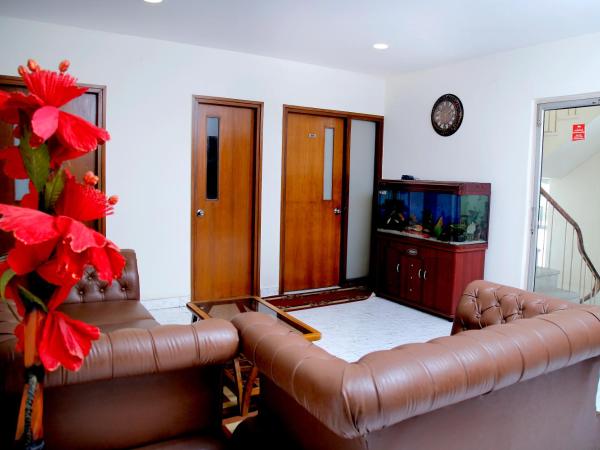 Maplewood Guest House, Neeti Bagh, New Delhiit is a Boutiqu Guest House : photo 4 de la chambre  chambre triple
