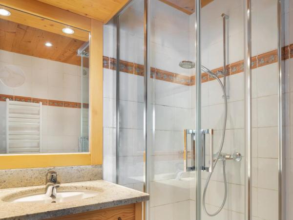 Logis La Croix-Saint-Maurice : photo 1 de la chambre chambre double avec balcon et vue sur la montagne