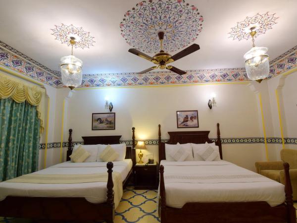 Umaid Bhawan - A Heritage Style Boutique Hotel : photo 8 de la chambre hébergement royal deluxe - prise en charge gratuite à l'arrivée uniquement depuis la gare ferroviaire ou routière