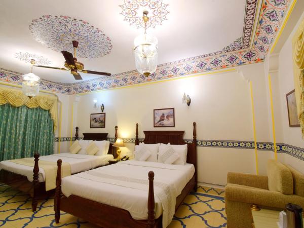 Umaid Bhawan - A Heritage Style Boutique Hotel : photo 3 de la chambre chambre double royale de luxe avec voiture et chauffeur
