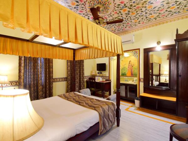 Umaid Bhawan - A Heritage Style Boutique Hotel : photo 4 de la chambre hébergement familial royal deluxe - prise en charge gratuite à l'arrivée uniquement depuis la gare ferroviaire ou routière