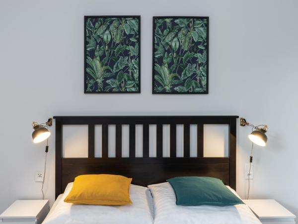 Villa Wilda : photo 7 de la chambre chambre double avec salle de bains commune et balcon