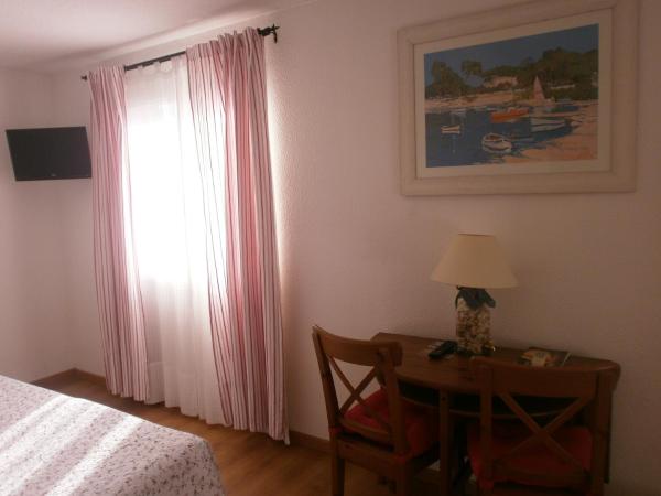 Hôtel Le Clos des Pins : photo 5 de la chambre chambre simple