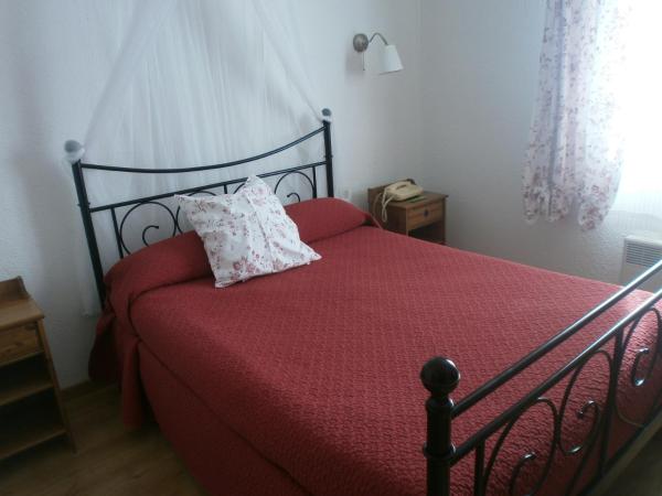 Hôtel Le Clos des Pins : photo 9 de la chambre chambre double