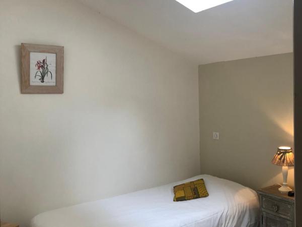 Manade Cavallini - Mas de Pioch : photo 1 de la chambre appartement - vue sur piscine