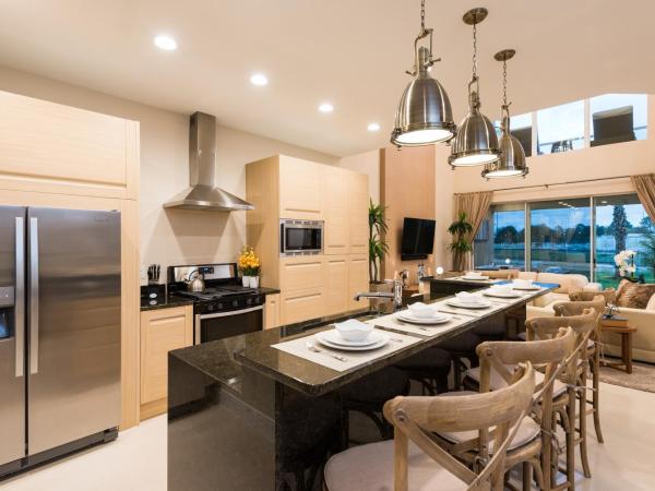 Magic Village Yards Trademark Collection by Wyndham : photo 1 de la chambre three-bedroom deluxe villa resort view w bbq grill (2 floors)