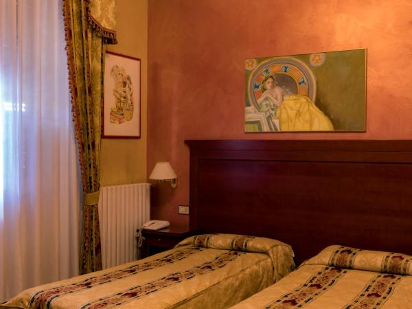 Hotel Joli : photo 5 de la chambre chambre double ou lits jumeaux