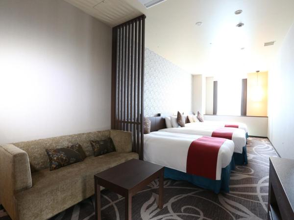 Quintessa Hotel Osaka Bay : photo 2 de la chambre chambre lits jumeaux de luxe avec lit d'appoint