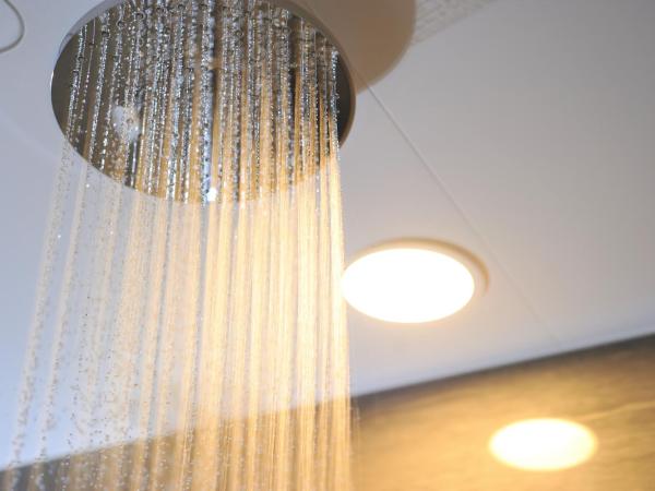 Quintessa Hotel Osaka Bay : photo 3 de la chambre suite d'angle avec lit king-size