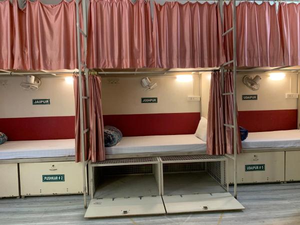 Vinayak Guest House : photo 4 de la chambre dortoir mixte de 10 lits