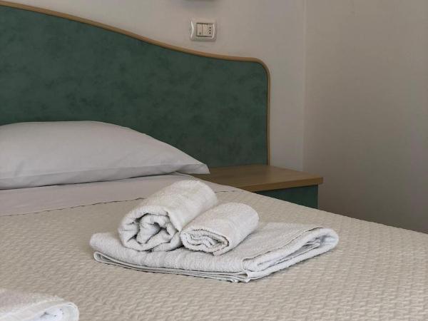 Hotel Artide : photo 8 de la chambre chambre double ou lits jumeaux - vue sur mer