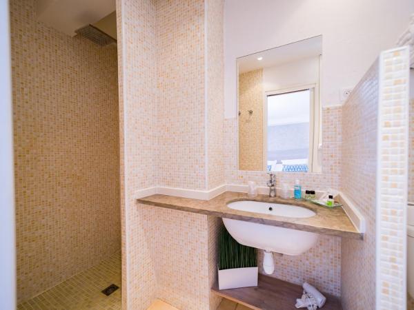 Le Rabelais : photo 8 de la chambre double room prestige with balcony and sea view