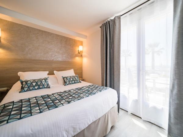 Le Rabelais : photo 10 de la chambre chambre double privilège avec balcon - vue sur mer