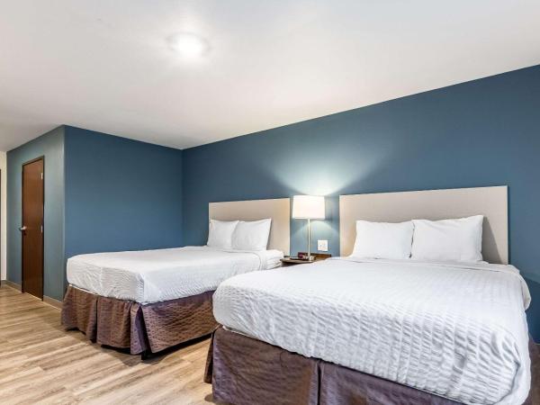 WoodSpring Suites Indianapolis Castleton : photo 3 de la chambre queen room with two queen beds and desk - non-smoking