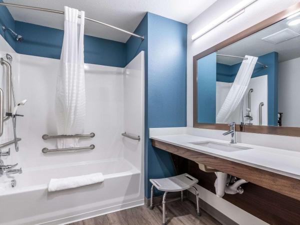 WoodSpring Suites Indianapolis Castleton : photo 10 de la chambre chambre 2 lits queen-size - accessible aux personnes à mobilité réduite - non-fumeurs