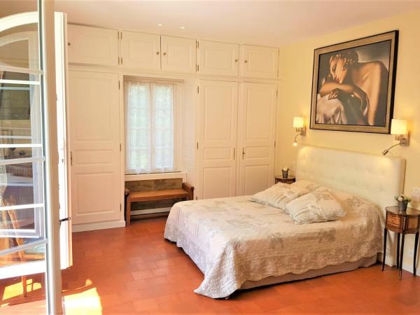 B&B with charm, quiet, kitchen, sw pool. : photo 8 de la chambre chambre familiale avec terrasse 